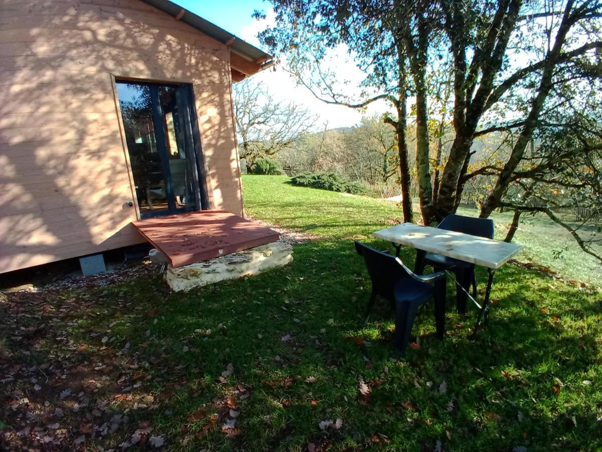 Maison Dans Un Ecrin De Verdure Saint-Leon-sur-Vezere Exterior photo